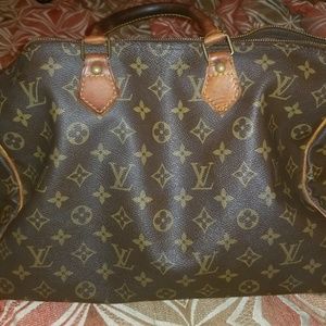 AUTHENTIC Louis Vuitton speedy 35